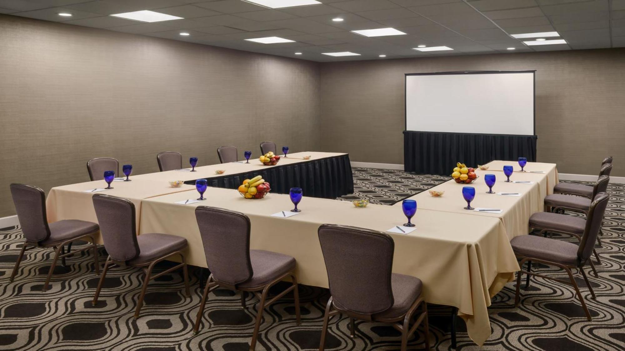 Hotel Crowne Plaza Airport - Phx By Ihg 3*
